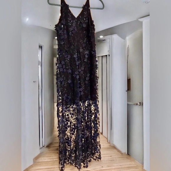 Women's 3D Floral Appliqué + Sequined Silhouette Formal Gown XSCAPE NWT Size 4 - Picture 10 of 12